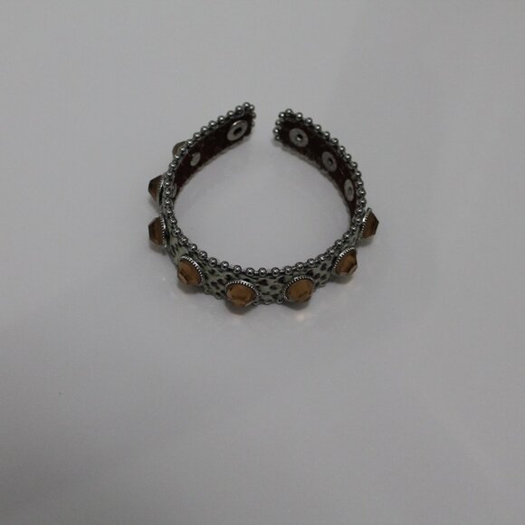 Bracelet - Picture 1 of 2